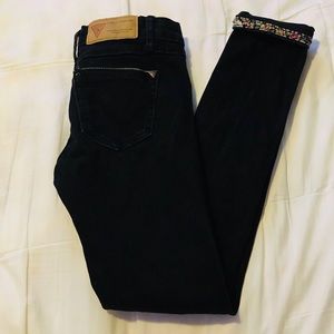 SOLD 🔴 [Guess] black skinny jeans